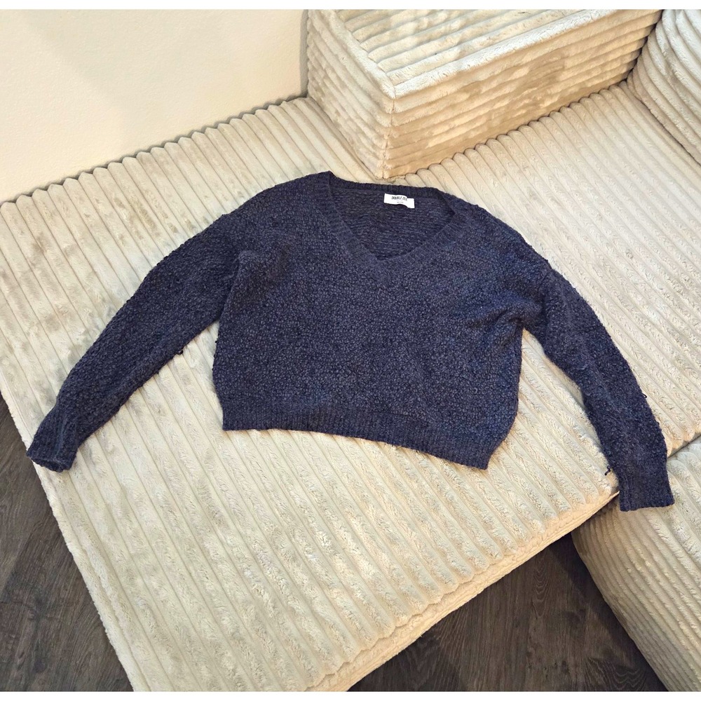 Double Zero Black Boucle Knit Cropped Sweater Cozy V-Neck Fuzzy Crop Small
